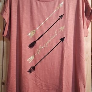 Women's Short Sleeve Tee with Arrow Design - Pink